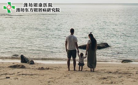 牛皮癣症状有哪些?红皮型牛皮癣危害大吗?